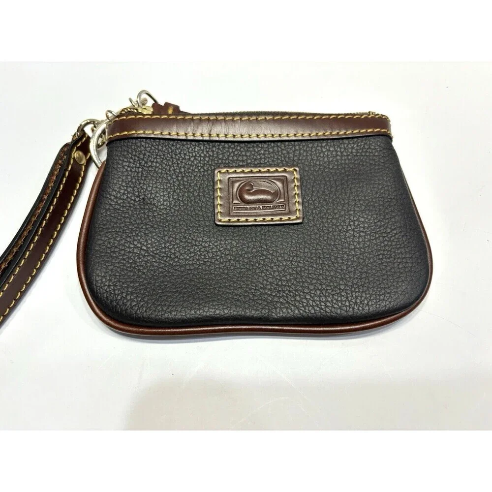 VTG Dooney & Bourke Womens Leather Wristlet Black Tan Pebbled Clutch Wallet
